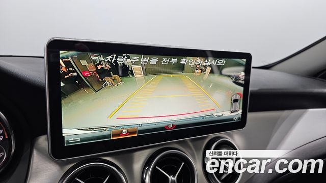 Mercedes-Benz GLA-Class GLA220