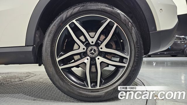 Mercedes-Benz GLA-Class GLA220