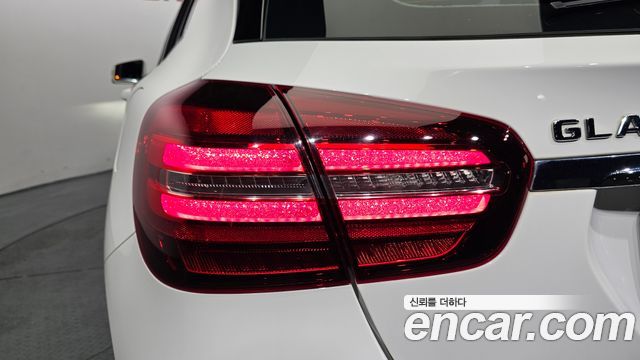 Mercedes-Benz GLA-Class GLA220