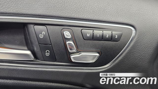 Mercedes-Benz GLA-Class GLA220