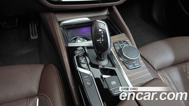BMW 5-Series 530e M Sport