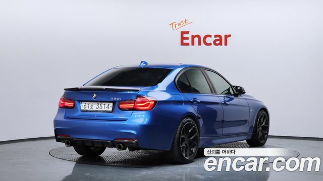 BMW 3-Series 330i M Sport Shadow