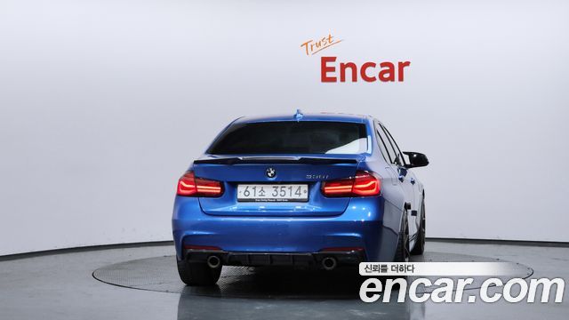 BMW 3-Series 330i M Sport Shadow