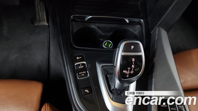 BMW 3-Series 330i M Sport Shadow