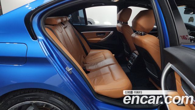 BMW 3-Series 330i M Sport Shadow