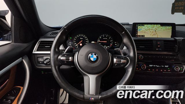 BMW 3-Series 330i M Sport Shadow