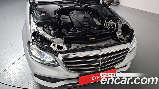 Mercedes-Benz E-Class E300 4MATIC Exclusive