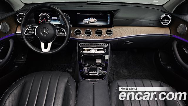 Mercedes-Benz E-Class E300 4MATIC Exclusive