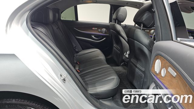 Mercedes-Benz E-Class E300 4MATIC Exclusive