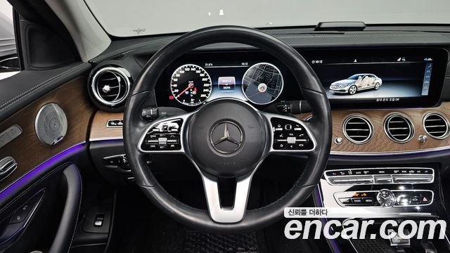 Mercedes-Benz E-Class E300 4MATIC Exclusive