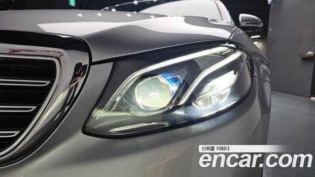 Mercedes-Benz E-Class E300 4MATIC Exclusive