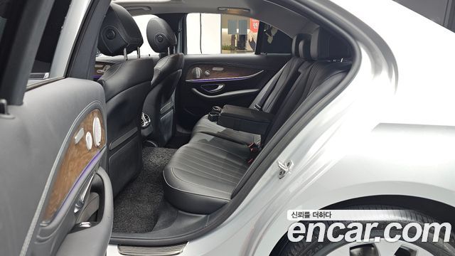 Mercedes-Benz E-Class E300 4MATIC Exclusive