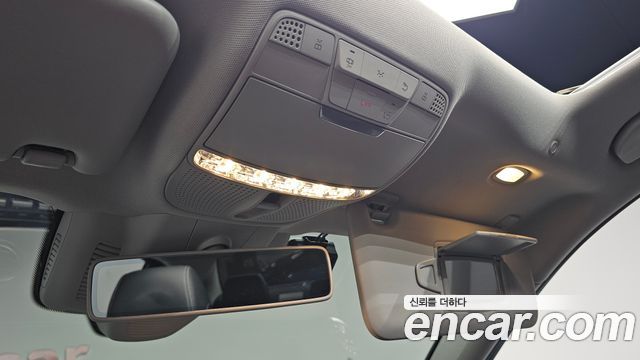 Mercedes-Benz E-Class E300 4MATIC Exclusive