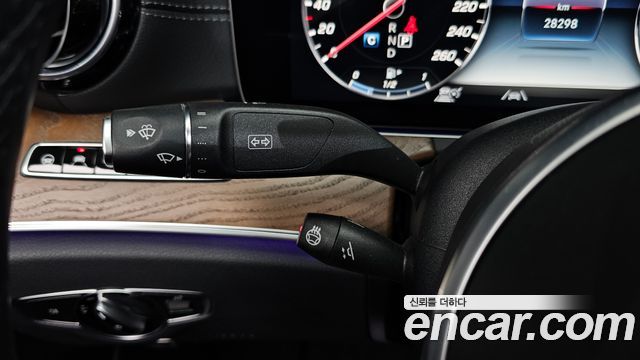 Mercedes-Benz E-Class E300 4MATIC Exclusive
