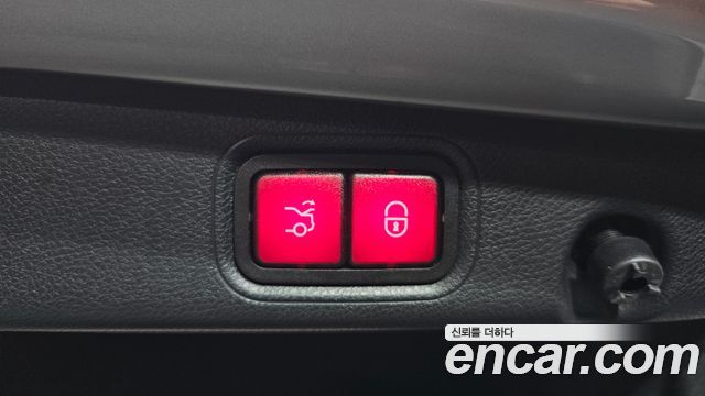 Mercedes-Benz E-Class E300 4MATIC Exclusive