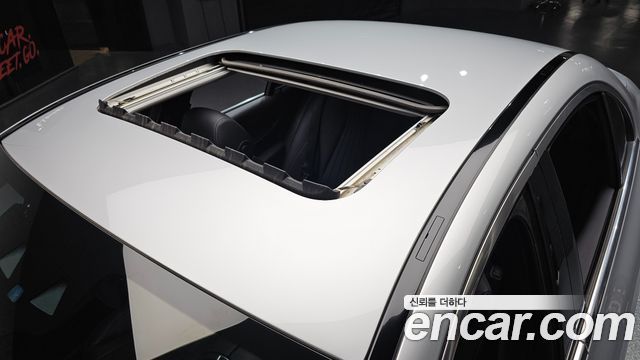Mercedes-Benz E-Class E300 4MATIC Exclusive