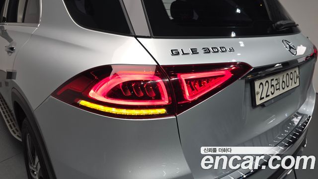 Mercedes-Benz GLE-Class GLE300d 4MATIC