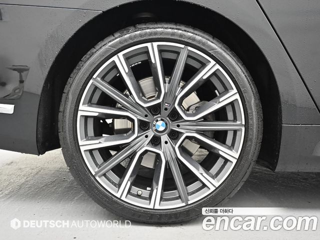BMW 7-Series 740Li xDrive M Sport Package