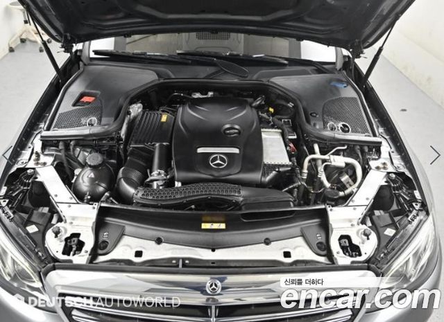 Mercedes-Benz E-Class E300 4MATIC Exclusive