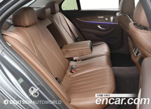 Mercedes-Benz E-Class E300 4MATIC Exclusive