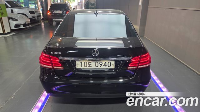 Mercedes-Benz E-Class E300 Elegance