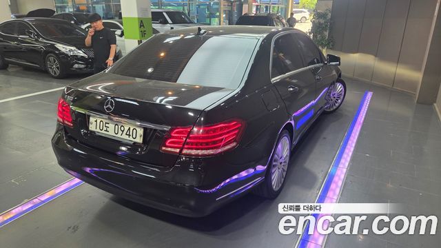 Mercedes-Benz E-Class E300 Elegance