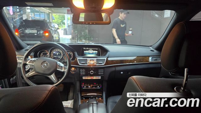 Mercedes-Benz E-Class E300 Elegance