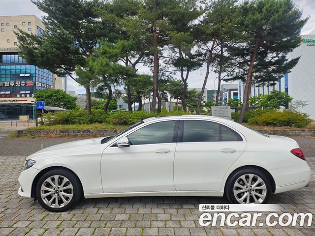Mercedes-Benz E-Class E220d Exclusive