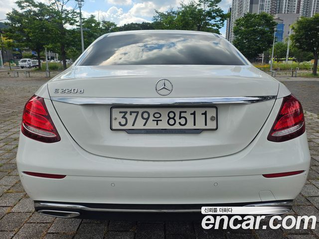 Mercedes-Benz E-Class E220d Exclusive