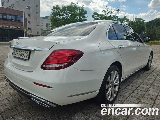 Mercedes-Benz E-Class E220d Exclusive