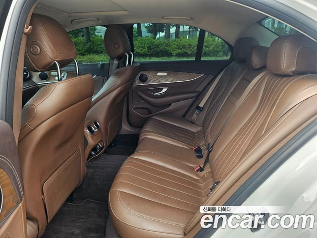Mercedes-Benz E-Class E220d Exclusive
