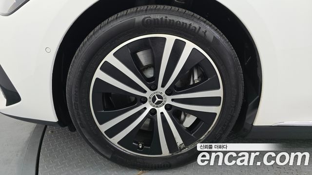 Mercedes-Benz EQE EQE300