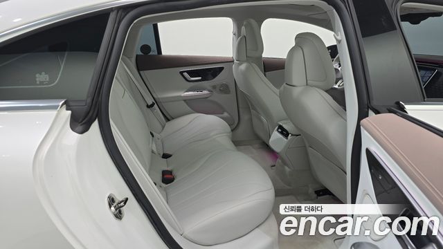 Mercedes-Benz EQE EQE300