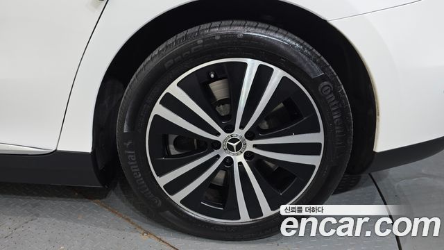 Mercedes-Benz EQE EQE300