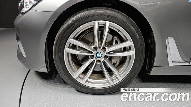BMW 7-Series 740Li xDrive M Sport Package