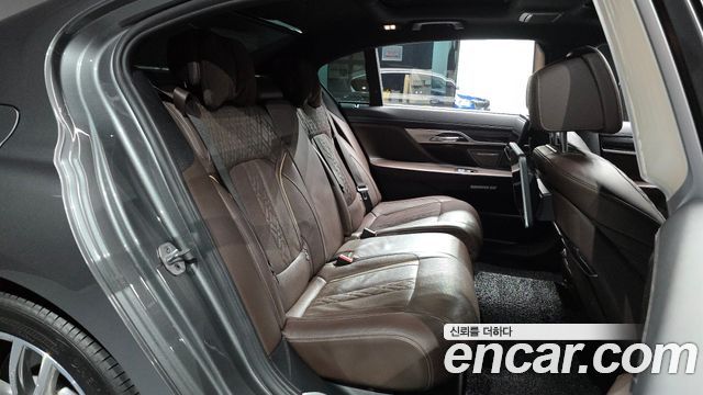 BMW 7-Series 740Li xDrive M Sport Package
