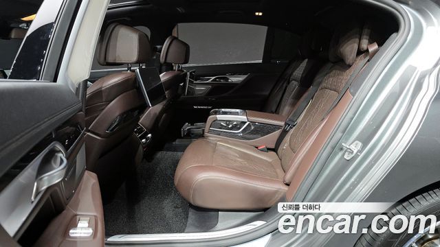 BMW 7-Series 740Li xDrive M Sport Package