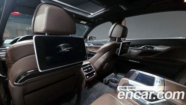 BMW 7-Series 740Li xDrive M Sport Package