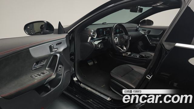 Mercedes-Benz CLA-Class CLA250 4MATIC