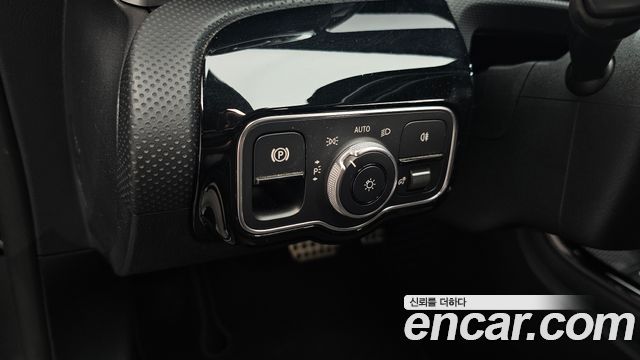 Mercedes-Benz CLA-Class CLA250 4MATIC
