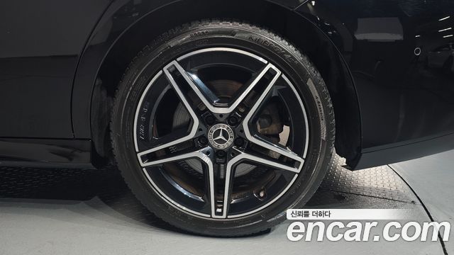 Mercedes-Benz CLA-Class CLA250 4MATIC