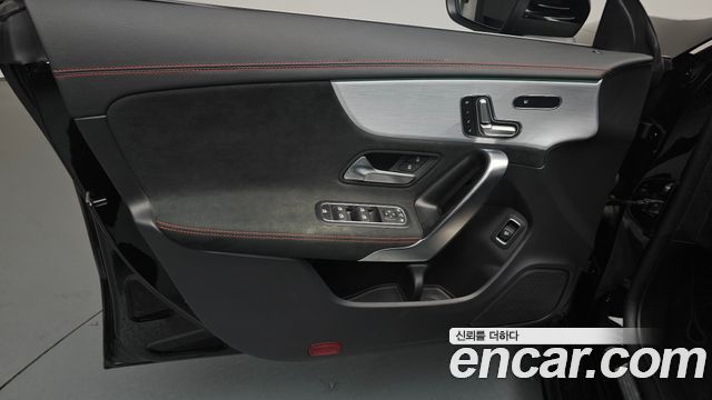 Mercedes-Benz CLA-Class CLA250 4MATIC