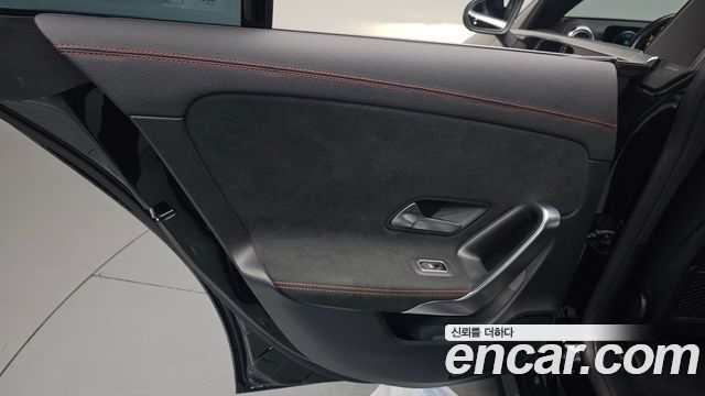 Mercedes-Benz CLA-Class CLA250 4MATIC