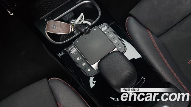 Mercedes-Benz CLA-Class CLA250 4MATIC