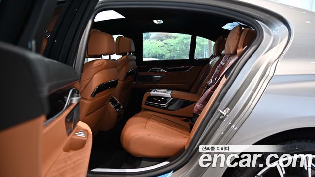 BMW 7-Series 730d xDrive M Sport