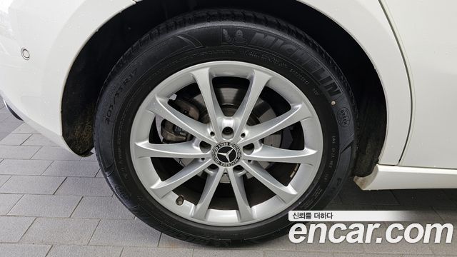Mercedes-Benz A-Class A220 Hatchback
