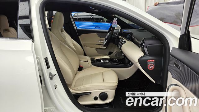 Mercedes-Benz A-Class A220 Hatchback