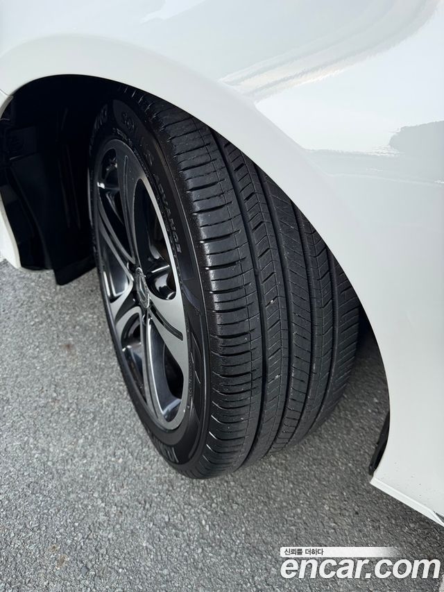 Mercedes-Benz E-Class E200 Avantgarde
