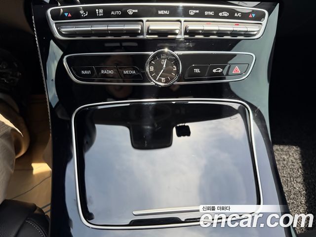 Mercedes-Benz E-Class E200 Avantgarde