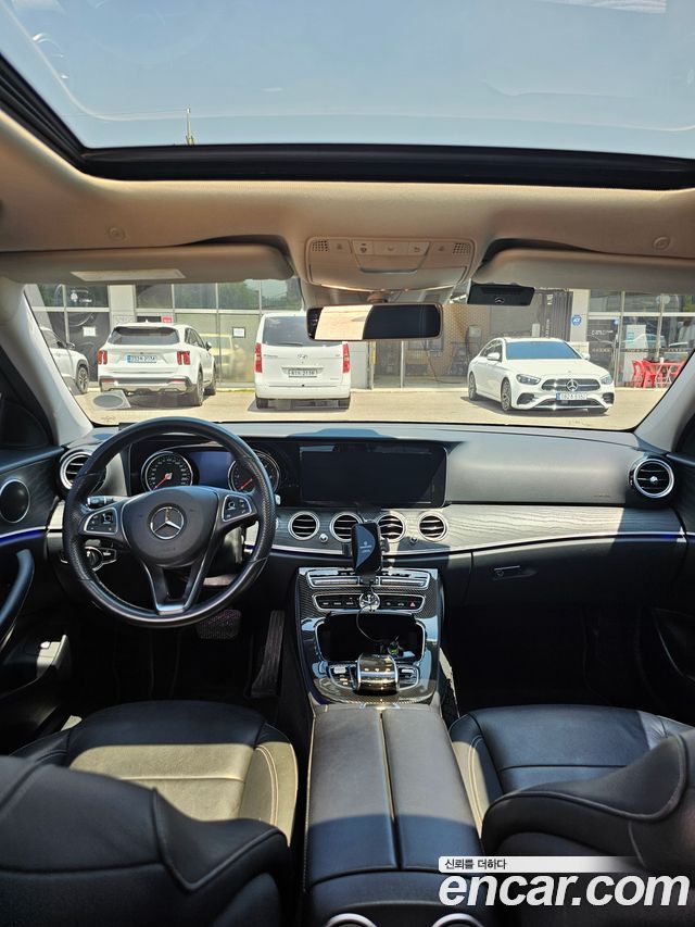 Mercedes-Benz E-Class E220d Avantgarde
